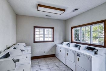 Laundry center